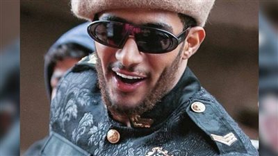 محمد رمضان بـ لوك روسي من كواليس كليب أغنيته الجديدة مصباح علاء الدين