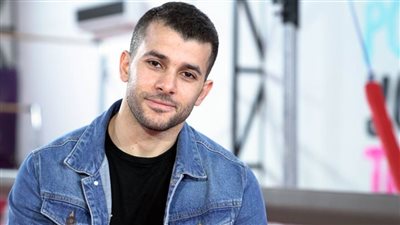 بالفيديو : رامز أمير .. قصة شاب انتصر علي حياة التدخين وأصبح بطلاً في التايكوندو والباركور