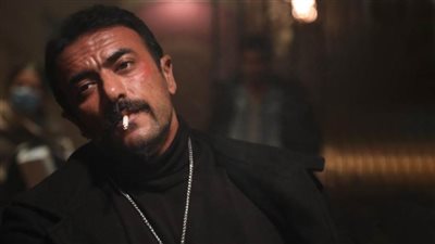 أحمد العوضي يكشف عن لوك شخصية سيف الخديوي في مسلسل اللي مالوش كبير رمضان 2021