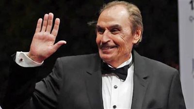 آخر ما قاله عزت العلايلي لـ خبر أبيض : أتمنى تقديم عمل يناقش قضية المواطنة والتمسك بالأرض