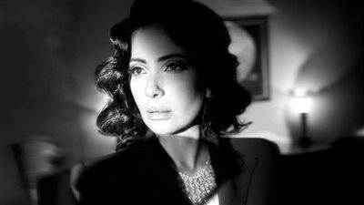 توقف مشروع فيلم القاهرة مكة بطولة منى زكي لأجل غير مسمى