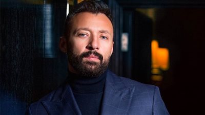 منصة شاهد تعرض مسلسل قارئة الفنجان بطولة أحمد فهمي قريبًا