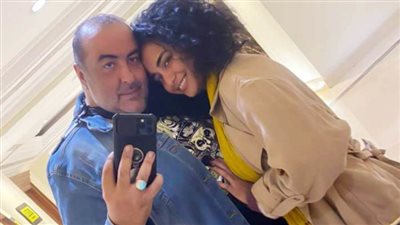 سامح عبدالعزيز يحتفل بـ عيد الحب مع نانسي صلاح ويعلن ارتباطهما لأول مرة