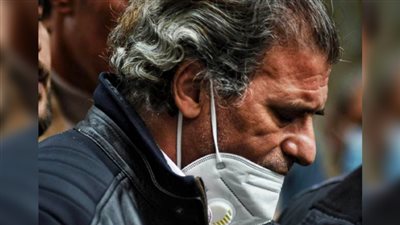 بالصور .. أول ظهور لـ خالد يوسف بعد عودته إلى مصر أثناء تشييع جثمان شقيقه في القليوبية