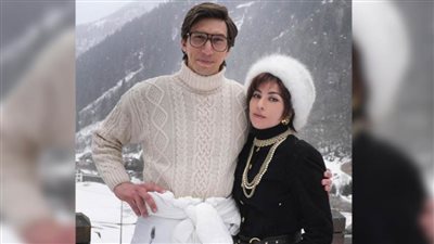 ليدي جاجا تنشر أول صورة من كواليس فيلم House of Gucci  مع آدم درايفر