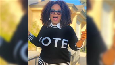 أوبرا وينفري .. من الفقر وإدمان الهيروين إلى الأغنى والأكثر تأثيرًا حول العالم 