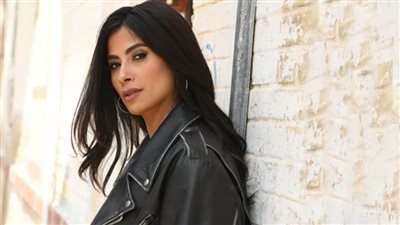 أول صورة .. روبي تنتهي من كليب أنا لو زعلانة وتستعد لتصوير أغنية حتة تانية