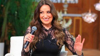 نيرمين الفقي : مرض والدتي بالسرطان كان سبب غيابي وفكرت في الاعتزال علشان ابقي جنبها