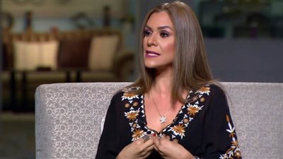 نادين : مازلت قادرة على تقديم الفوازير وعيب يتعرض عليّ دور أم لبنت شابة