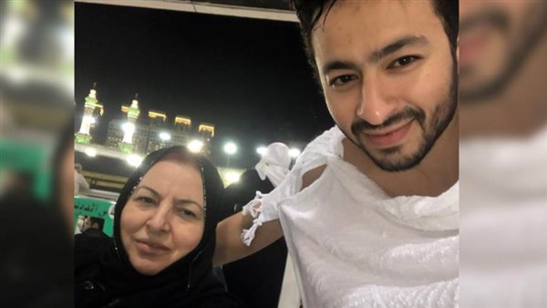 حمادة هلال ووالدته