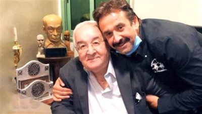 نقل والد كريم عبدالعزيز إلى مستشفى السلام بعد إصابته بكورونا 