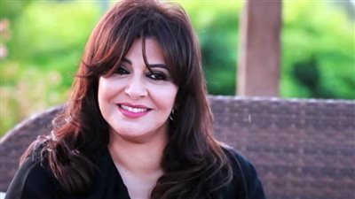 من اتهامها بأنها ليست أم طفليهما إلى طلبها في بيت الطاعة .. القصة الكاملة لأزمة هالة صدقي وزوجها 