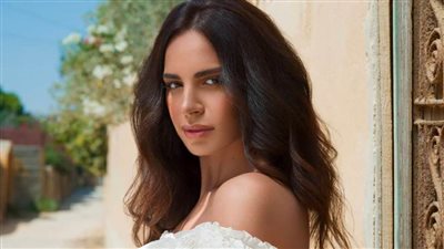 آمال ماهر تعلن عن فسخ خطوبتها : كل شئ نصيب