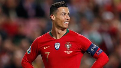 بعد وصوله لـ 300 مليون متابع على إنستجرام .. كريستيانو رونالدو يواصل تحقيق الأرقام القياسية داخل الملعب وخارجه