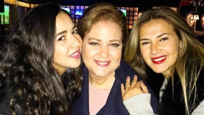 دنيا وإيمي سمير غانم في يوم عرفة : اللهم أشفِ دلال عبدالعزيز وفرج همها