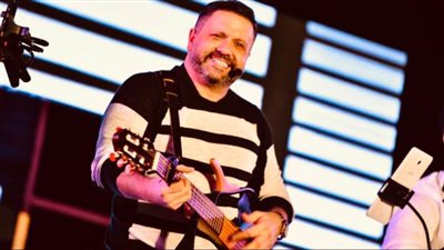 بالصور .. إدوارد وفرقة الجيبسي يخطفون الأضواء فى الساحل الشمالى ويحيون أهم حفلات ثالث أيام عيد الاضحى