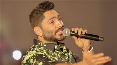 بالصور .. تامر حسني في الساحل الشمالي والجمهور يحتفل بالنجاح الكبير لفيلمه مش أنا