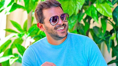 بعد أنا مش شمتان .. محمد رشاد يناقش الأصول في أغنية جديدة بعنوان ابن أصل