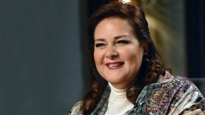 فشل تنفسي وتليف في الرئة .. مستشار رئيس الجمهورية يكشف سبب وفاة دلال عبدالعزيز