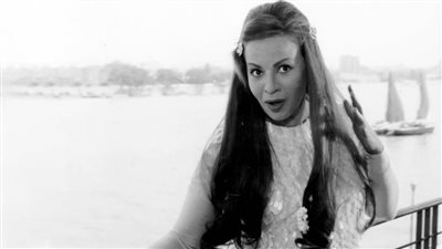 في ذكرى رحيل هند رستم .. اتهمت يوسف شاهين بالجنون وعطلت تصوير فيلم صراع في النيل بسبب الهزار 