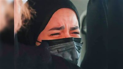 انهيار إيمى سمير غانم أثناء تشييع جنازة والدتها دلال عبدالعزيز 