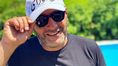 أحمد السقا سائق أوبر جدع في فيلم 200 جنيه بطولة هاني رمزي وليلي علوي وغادة عادل