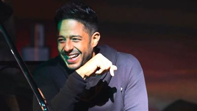 محمد حماقي يحقق 6 ملايين مشاهدة في 6 أيام بـ أغنيته زيها مين 