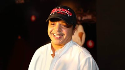 محمد هنيدي عن سبب قصر قامته : عم صلاح هو اللي خلاني أشيل حديد كتير وأنا صغير