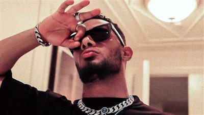 أنتوا شلة خيش .. التاج على راسي يا بروطة .. شايفك سارح تايه وسطنا .. صراع محمد رمضان مع واحد منعرفوش