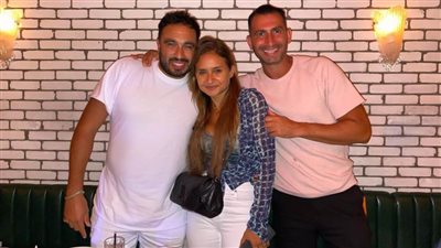 نيللي كريم تحتفل بعيد ميلاد زوجها هشام عاشور في نيويورك