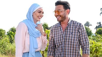 أحمد زاهر يكشف كواليس شخصيته مع هنادي مهنا في حدوتة كدبة كبيرة من مسلسل وراء كل باب