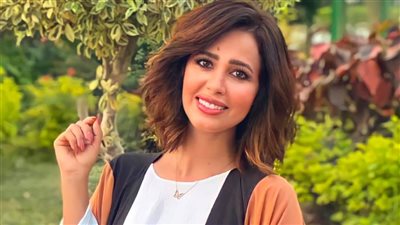 أول تعليق لـ رنا سماحة بعد إلغاء متابعتها لزوجها سامر أبوطالب على إنستجرام : البيوت أسرار