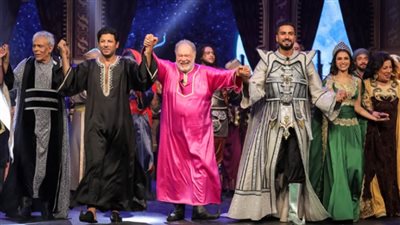 نجوم الفن والإعلام في عرض ياما فى الجراب يا حاوى بطولة يحيى الفخراني 