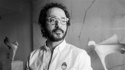 أحمد حلمي يعتذر عن فيلم الغربان ويتفرغ لاستكمال مشروع مسلسل نجيب محفوظ