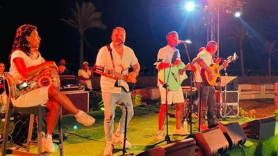 إدوارد وفرقة الجيبسي يخطفون الأنظار في حفل سيدي حنيش بمرسى مطروح