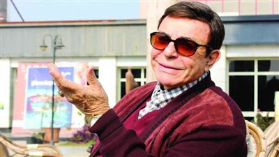 صديق النجوم وصاحب أول برنامج توك شو فى مصر .. محطات في حياة سمير صبري