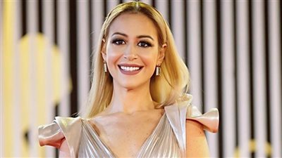 منة شلبي بعد ترشيحها لجائزة الإيمي : شرف كبير إني أكون أول ممثلة مصرية وعربية مرشّحة للجايزة