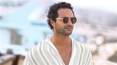 كريم فهمي : أقضي فترة النقاهة في منزلي وحالتي الصحية فى تحسن مستمر 