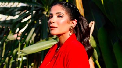 منى زكي في اختبار بين طريق الخير وطريق الشر في فيلمها الجديد القاهرة مكة