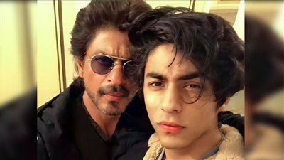 نجوم بوليوود يدعمون شاروخان بعد القبض على ابنه في قضية مخدرات : كلنا معك