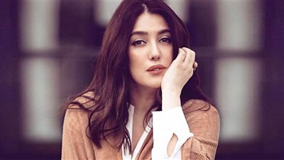 كندة علوش : أتمنى يحصل عطل عام لكل منصات السوشيال ميديا ونرجع لحياتنا القديمة بتفاصيلها الصغيرة