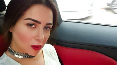 بعد ظهورها الأخير على السوشيال ميديا .. كيف تسببت مي عز الدين في تراجع نجوميتها؟