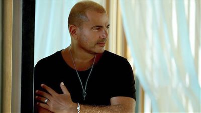 السؤال الصعب فى عيد ميلاده .. هل يتزوج عمرو دياب بعد عامه الـ 60 ؟