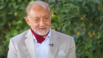 نجل عبد العزيز مخيون : والدي غادر المستشفى وعاد للمنزل وحالته الصحية مستقرة