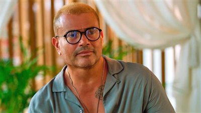 بعد إعلانه عن أغنيته الجديدة ببتدي من الزيرو .. كيف بدأ عمرو دياب من الزيرو؟