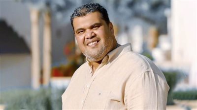 أحمد فتحي : سعيد بتكريمي من جامعة حلوان بعد تخرجي بـ 20 سنة وأواصل قريبا عروض أبو العربي