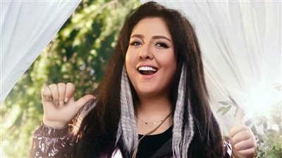 مي كساب لـ خبر أبيض : حذفت صوري مع جوزي لأنى مش حابه شكلي فيها والكلام عن طلاقنا إشاعة رخيصة