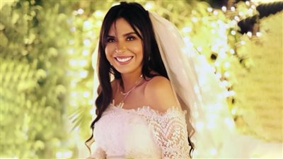 دينا تثير الجدل على إنستجرام وتظهر بفستان زفاف وتؤكد : مفيش أحلى من الجواز