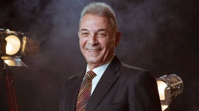 محمود حميدة سواق أوتوبيس في مسلسل نقل عام إخراج عادل أديب