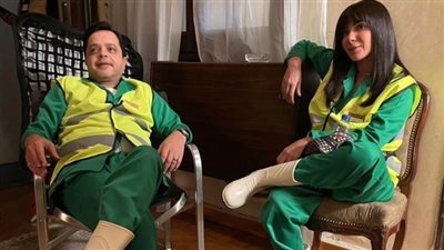 محمد هنيدي ينشر صورة جديدة من كواليس فيلمه الجواهرجي مع منى زكي